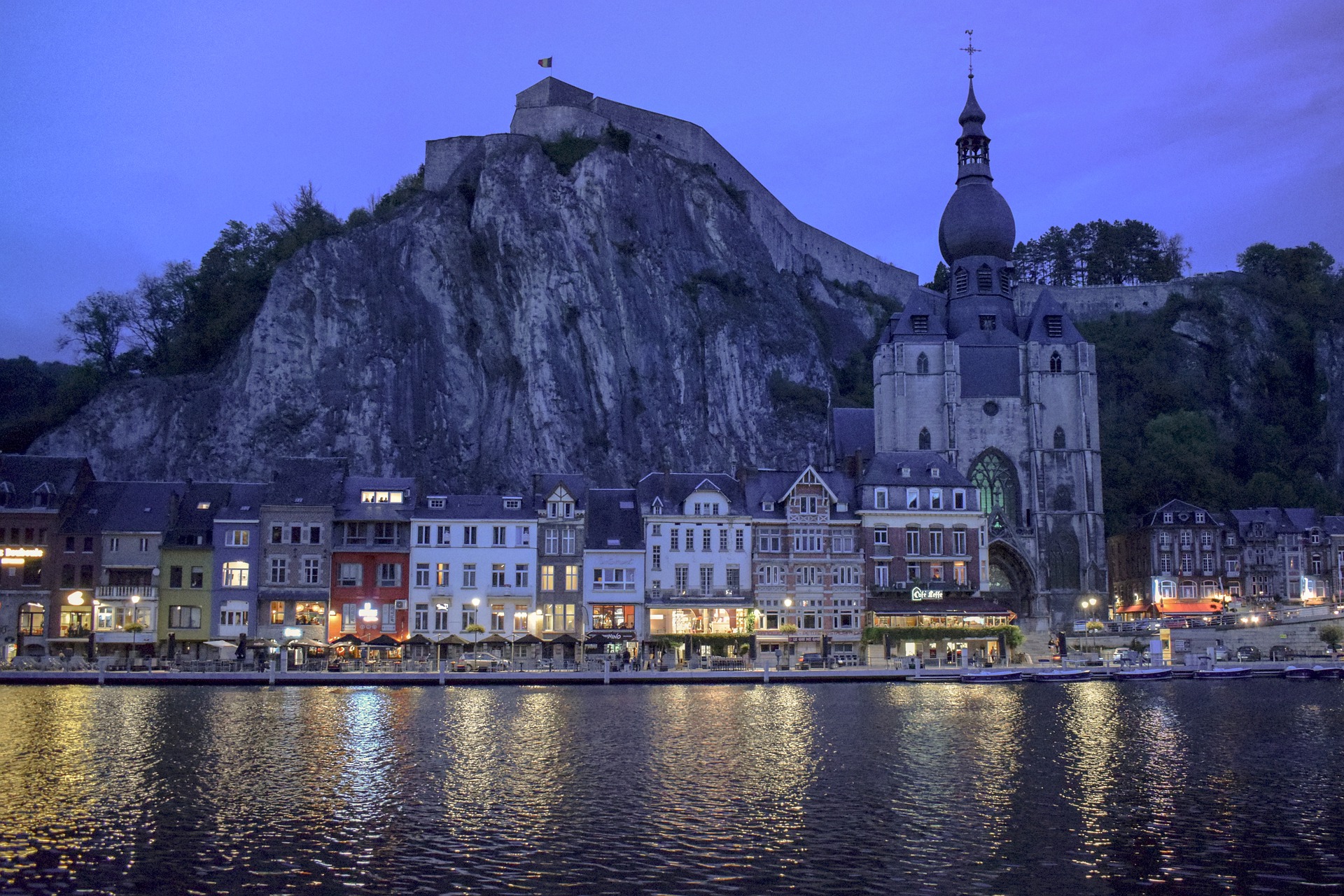 dinant-g5632f2582_1920